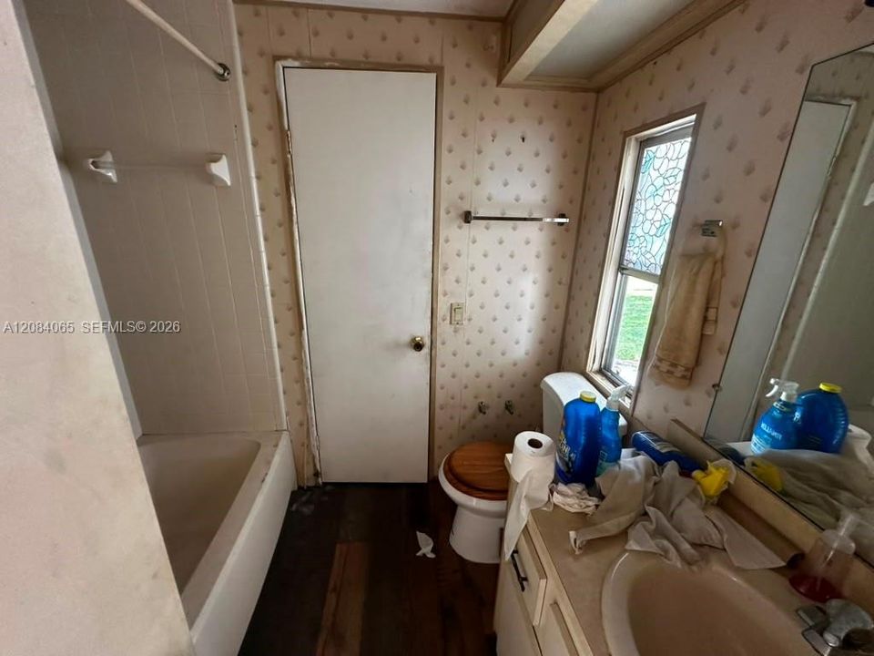 For Sale: $99,900 (2 beds, 2 baths, 1344 Square Feet)