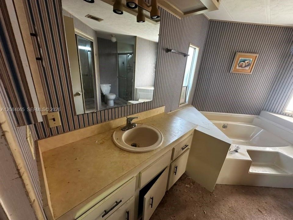 For Sale: $99,900 (2 beds, 2 baths, 1344 Square Feet)