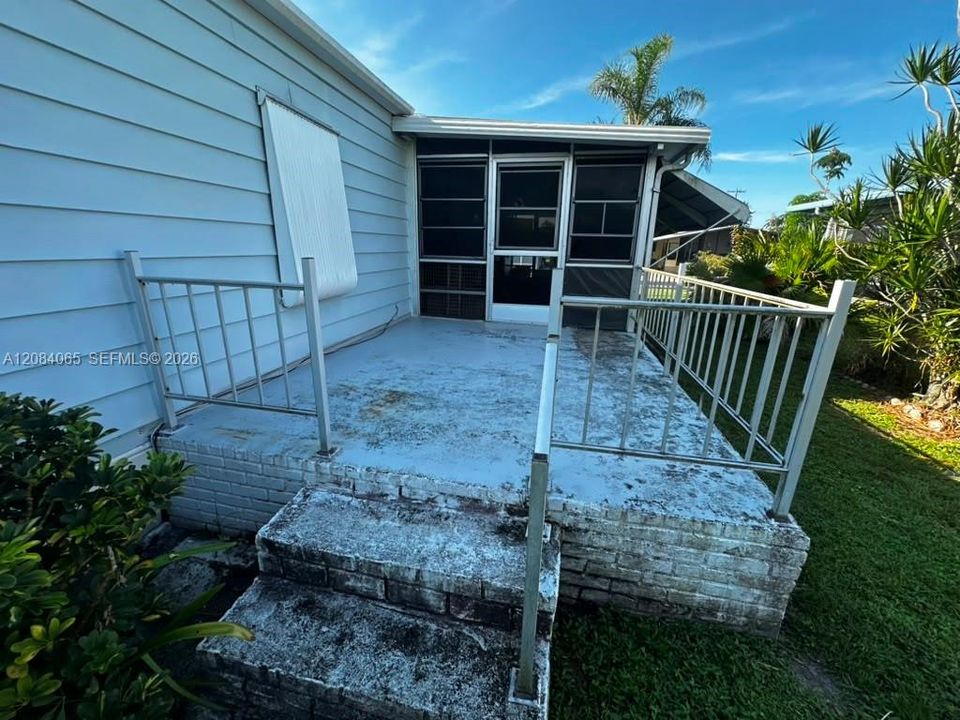 For Sale: $99,900 (2 beds, 2 baths, 1344 Square Feet)
