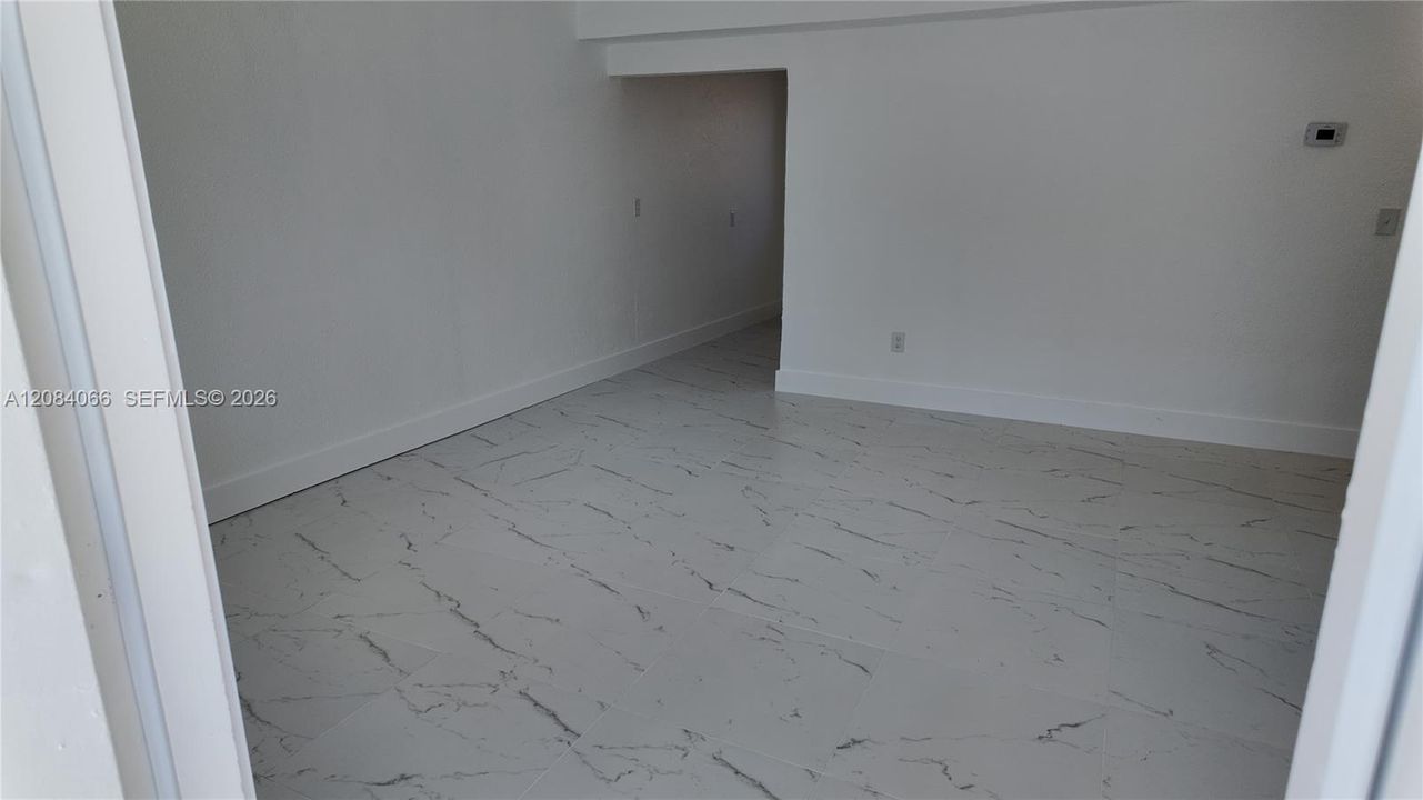 En Renta: $2,250 (2 camas, 1 baños, 2438 Pies cuadrados)