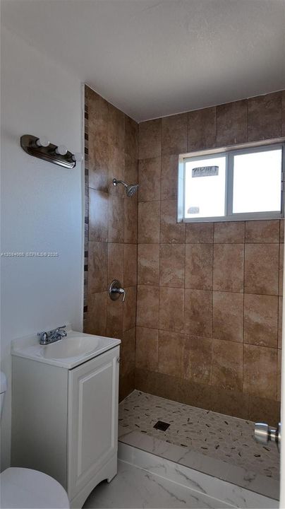 En Renta: $2,250 (2 camas, 1 baños, 2438 Pies cuadrados)