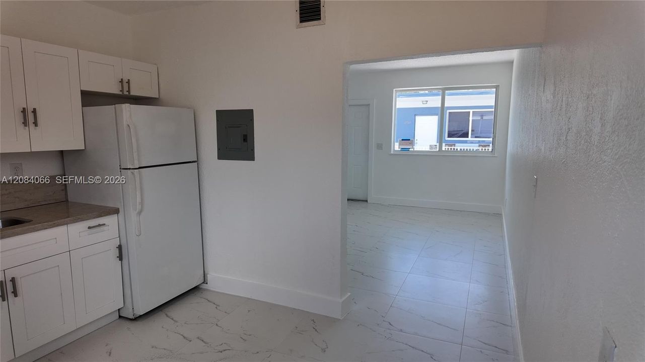 En Renta: $2,250 (2 camas, 1 baños, 2438 Pies cuadrados)