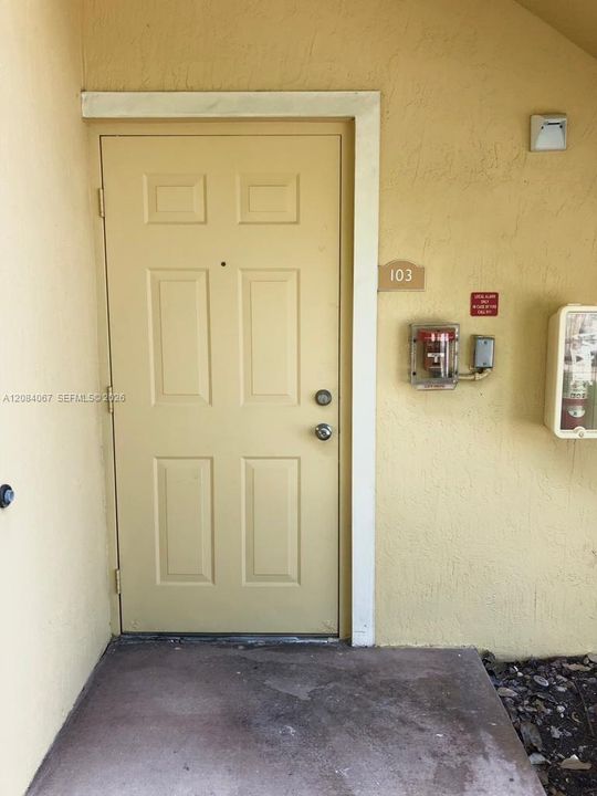 For Rent: $2,150 (1 beds, 1 baths, 650 Square Feet)