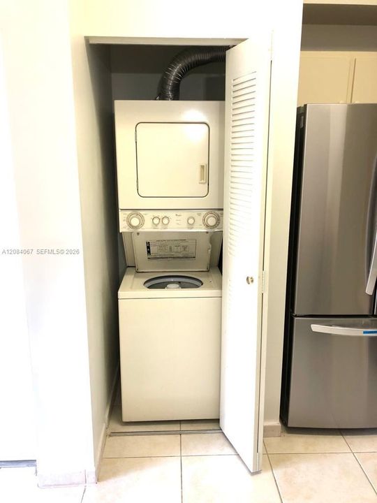 For Rent: $2,150 (1 beds, 1 baths, 650 Square Feet)