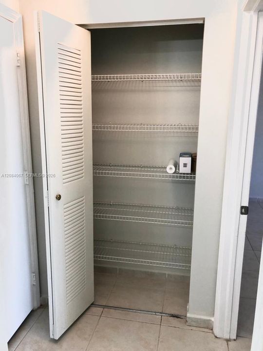 For Rent: $2,150 (1 beds, 1 baths, 650 Square Feet)