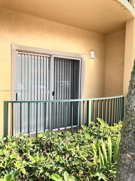 For Rent: $2,150 (1 beds, 1 baths, 650 Square Feet)