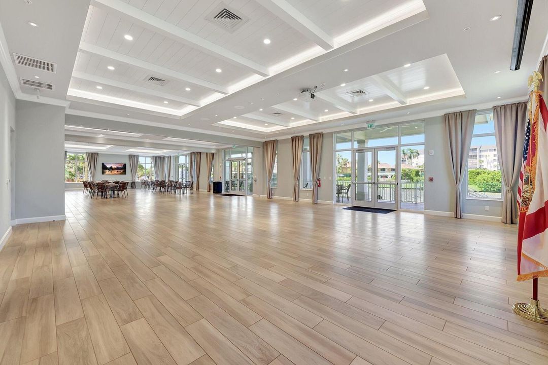 BANQUET MEETING ROOM