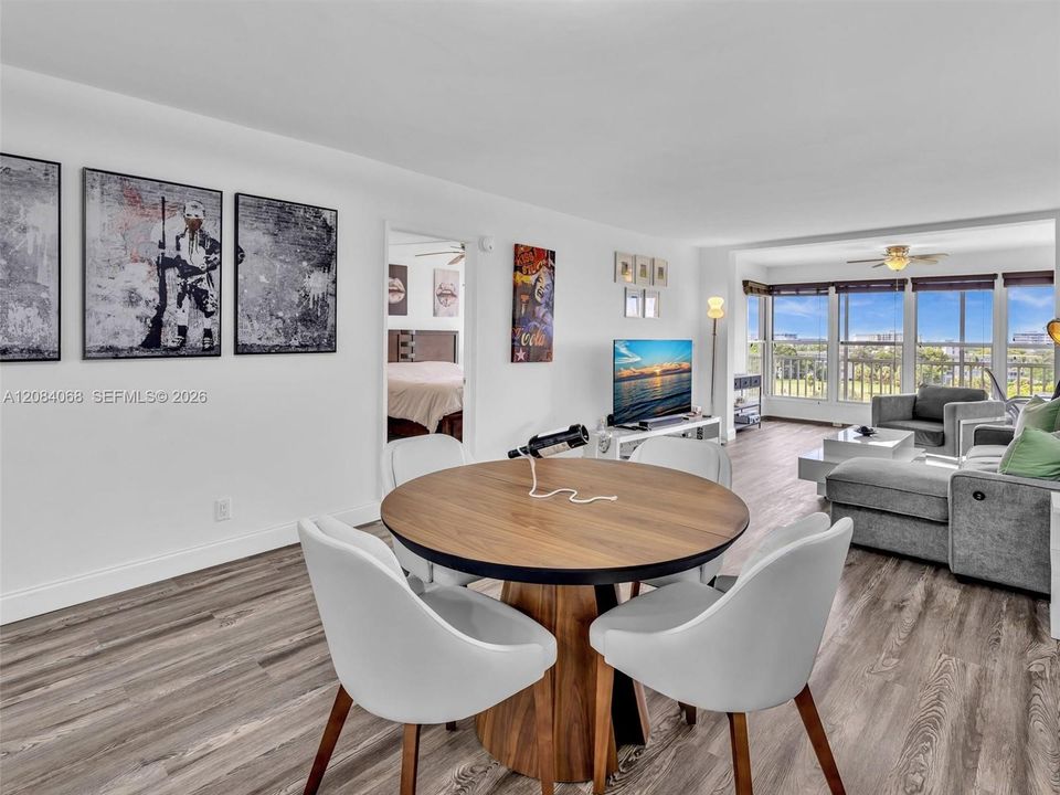 For Rent: $1,850 (1 beds, 1 baths, 900 Square Feet)