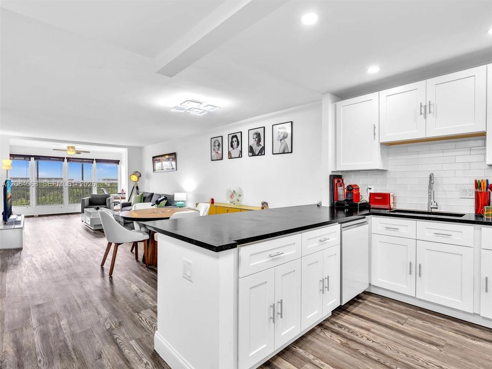 Brand New Kitchen, Top Quality Wood Cabinets and Quartz countertops