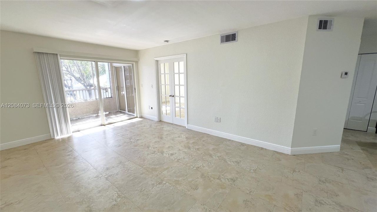 For Rent: $1,750 (1 beds, 1 baths, 804 Square Feet)