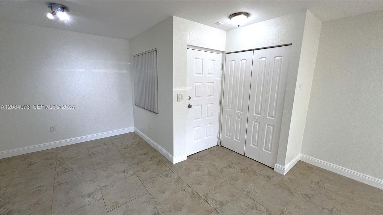 For Rent: $1,750 (1 beds, 1 baths, 804 Square Feet)