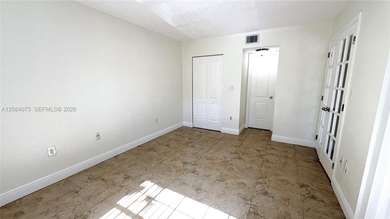For Rent: $1,750 (1 beds, 1 baths, 804 Square Feet)