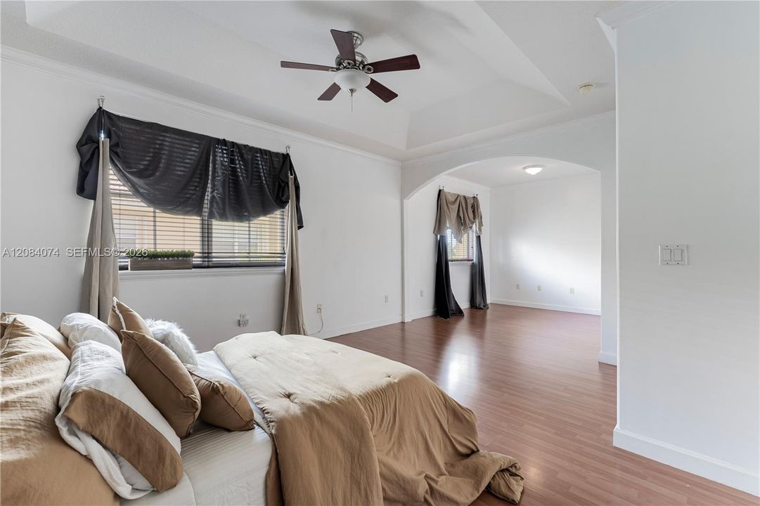 For Rent: $3,500 (3 beds, 2 baths, 2030 Square Feet)