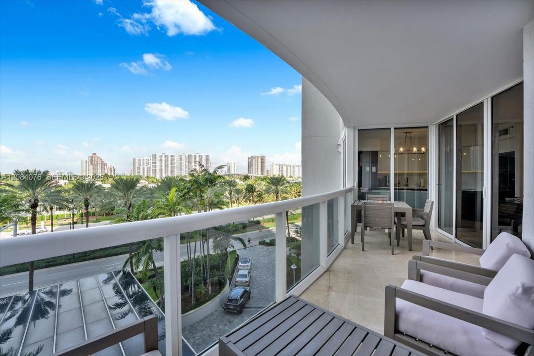На продажу: $1,995,000 (3 спален, 3 ванн, 2136 Квадратных фут)
