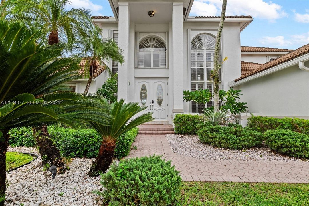 En Renta: $9,500 (5 camas, 3 baños, 2973 Pies cuadrados)