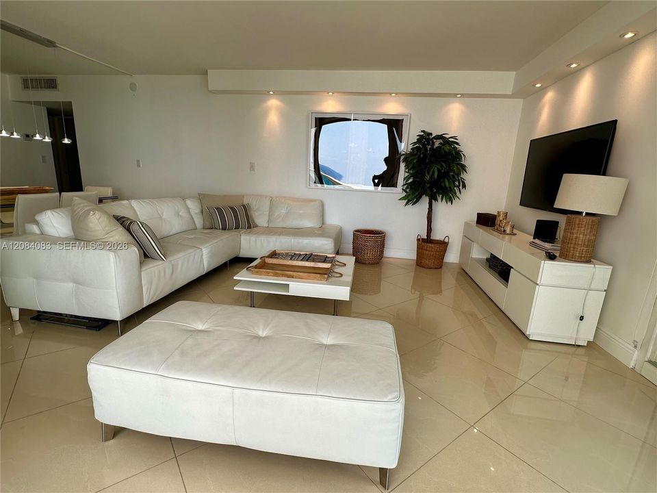 На продажу: $769,000 (2 спален, 2 ванн, 1603 Квадратных фут)