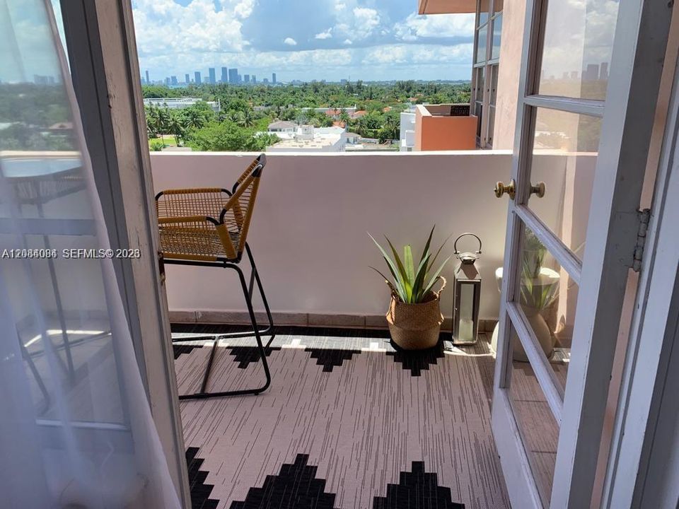 For Rent: $2,200 (0 beds, 1 baths, 600 Square Feet)
