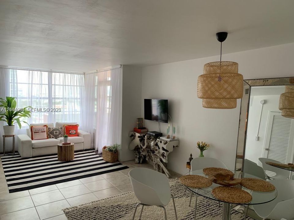 For Rent: $2,200 (0 beds, 1 baths, 600 Square Feet)