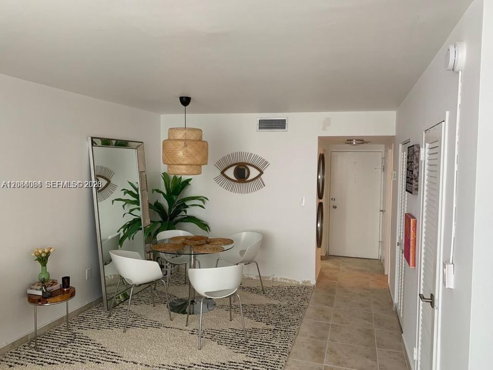 For Rent: $2,200 (0 beds, 1 baths, 600 Square Feet)