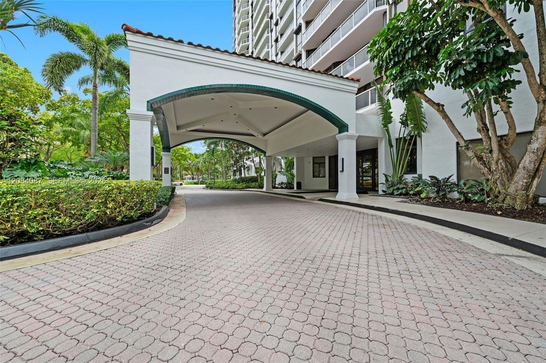 For Rent: $3,800 (2 beds, 2 baths, 1430 Square Feet)