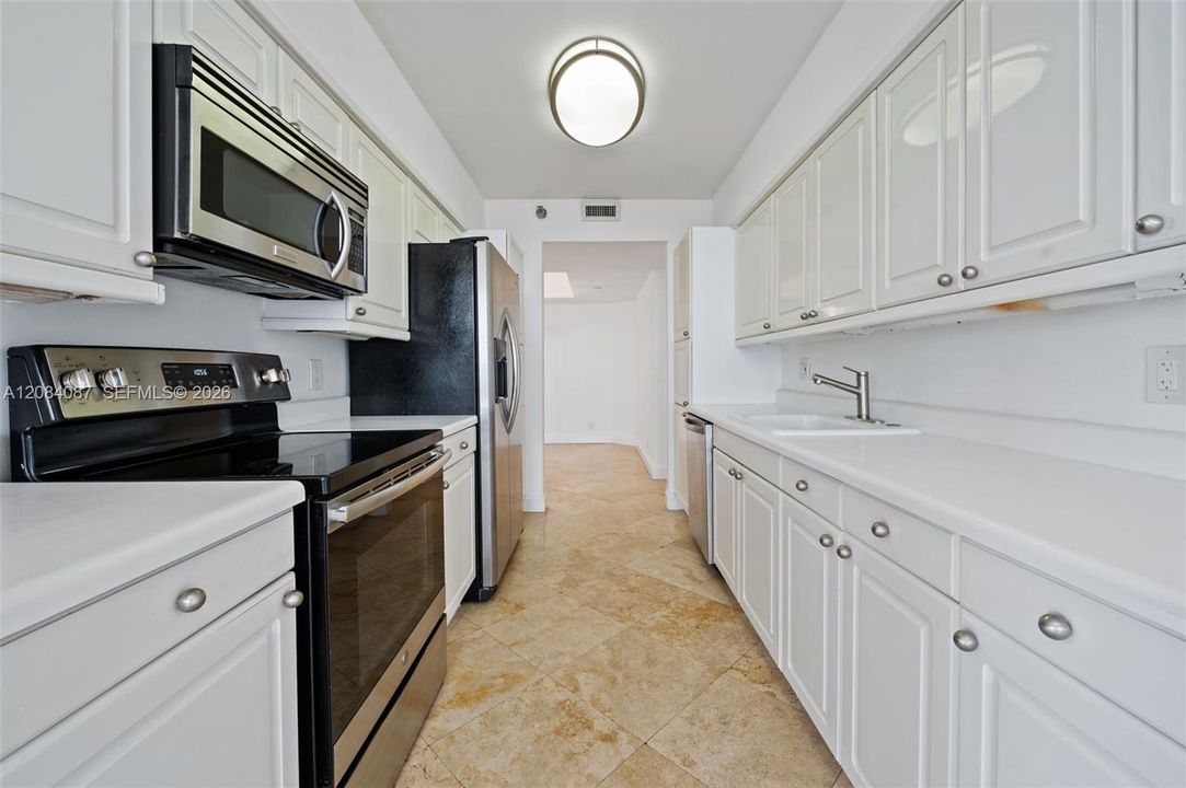 For Rent: $3,800 (2 beds, 2 baths, 1430 Square Feet)