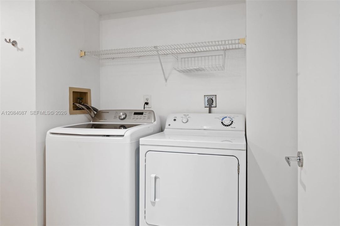 For Rent: $3,800 (2 beds, 2 baths, 1430 Square Feet)