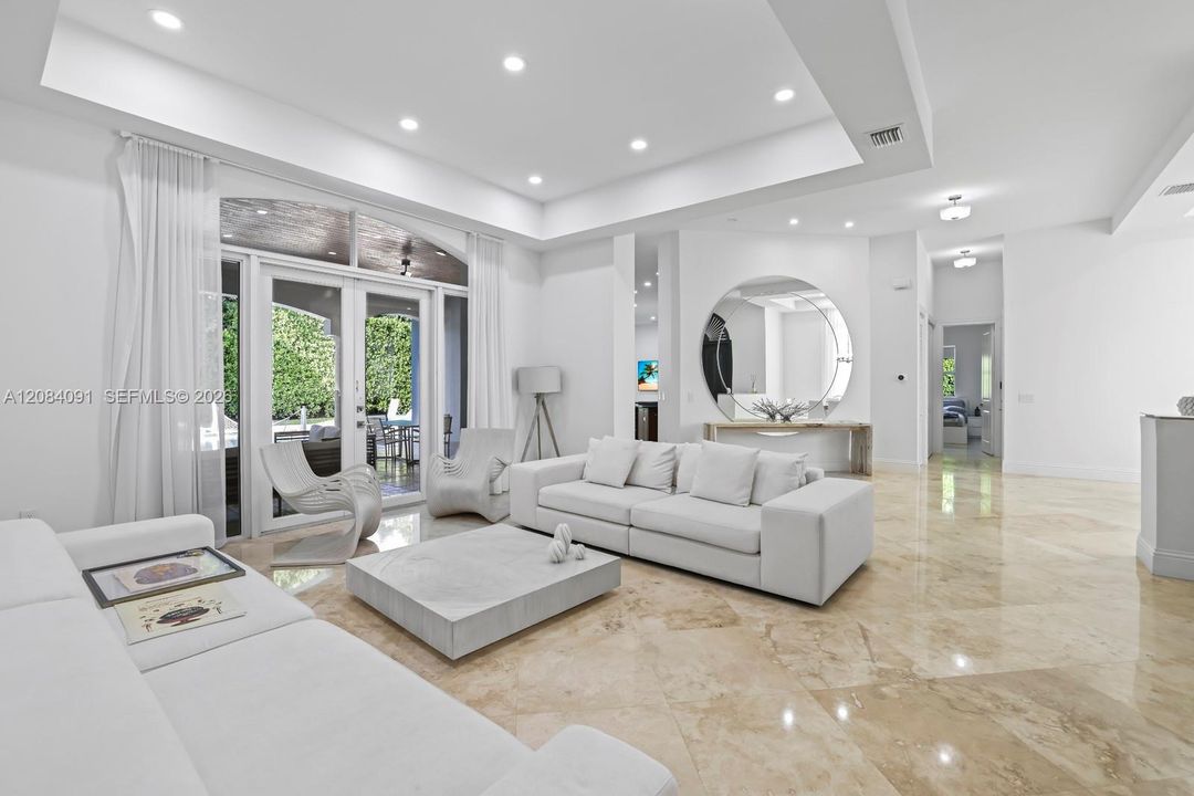 En Venta: $1,800,000 (4 camas, 4 baños, 3651 Pies cuadrados)