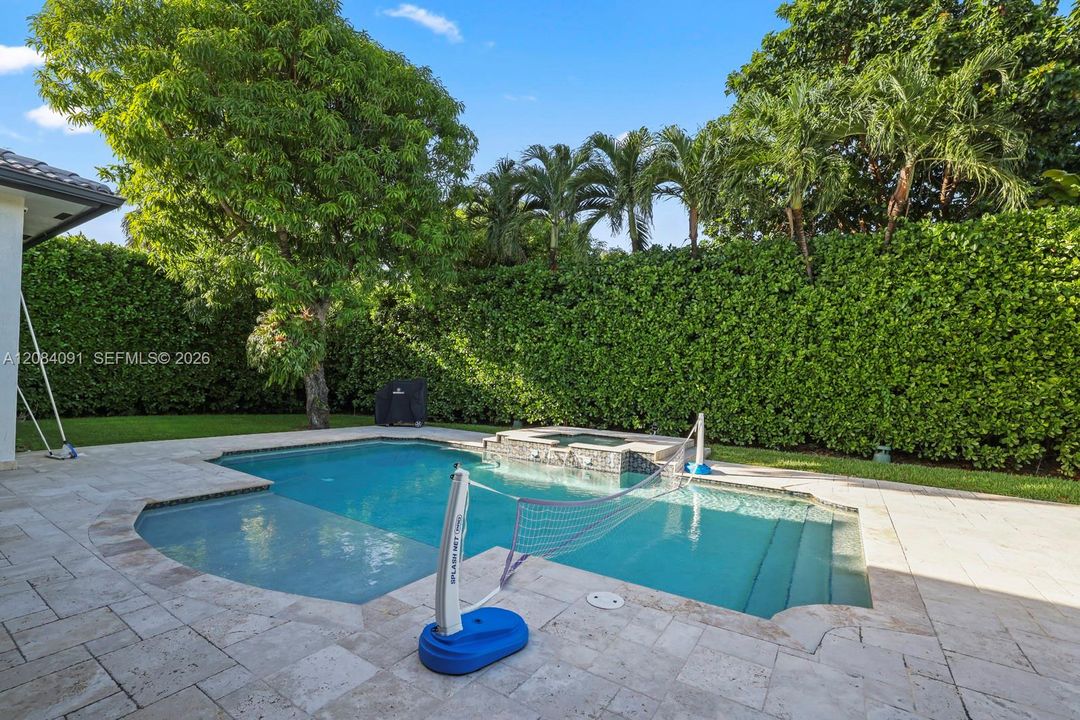 En Venta: $1,800,000 (4 camas, 4 baños, 3651 Pies cuadrados)