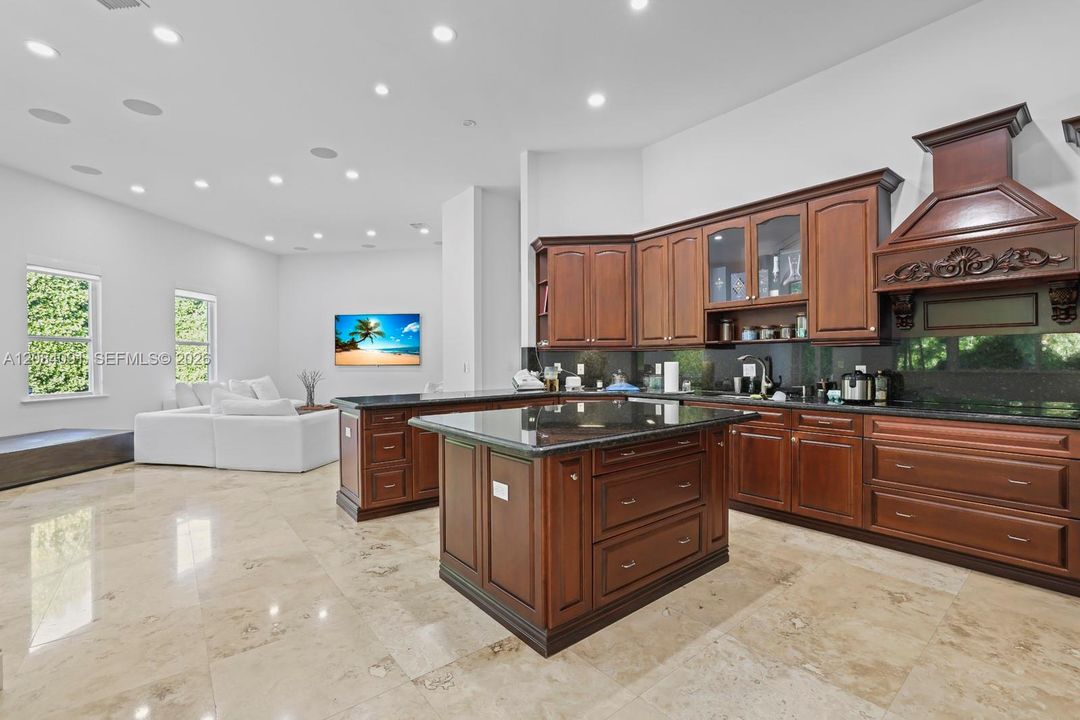 En Venta: $1,800,000 (4 camas, 4 baños, 3651 Pies cuadrados)