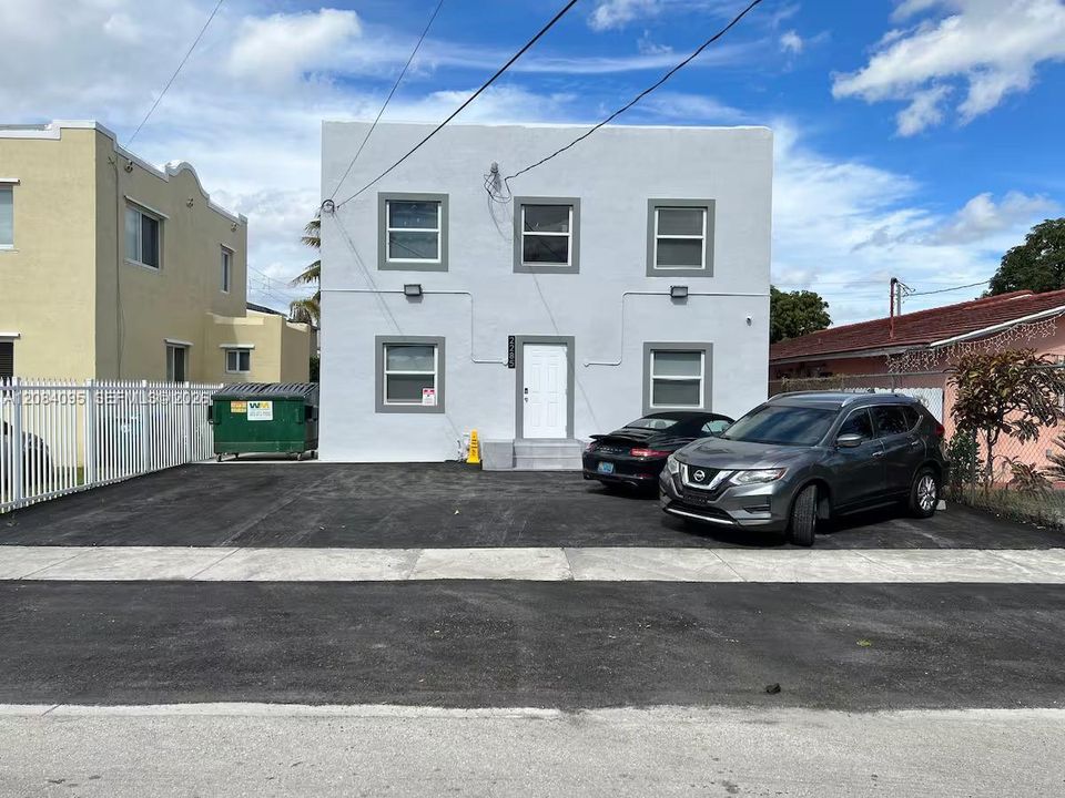For Rent: $1,800 (1 beds, 1 baths, 350 Square Feet)