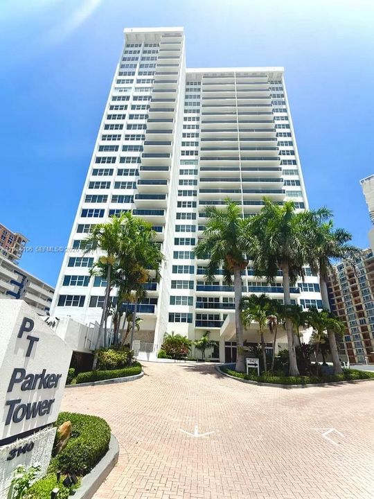 For Rent: $2,300 (1 beds, 1 baths, 570 Square Feet)