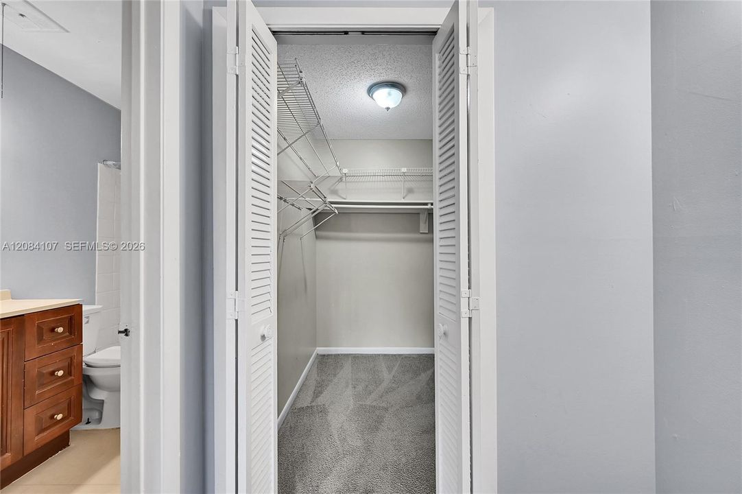 На продажу: $135,000 (2 спален, 2 ванн, 1085 Квадратных фут)