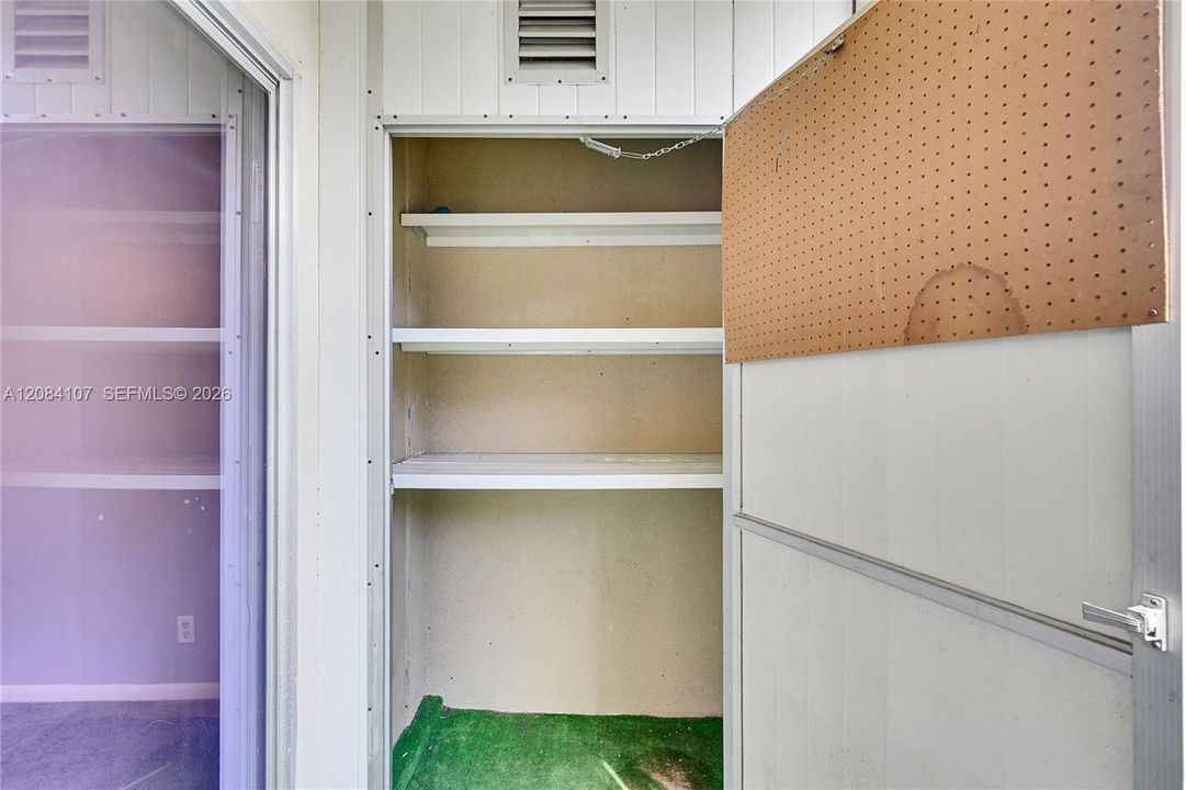 На продажу: $135,000 (2 спален, 2 ванн, 1085 Квадратных фут)