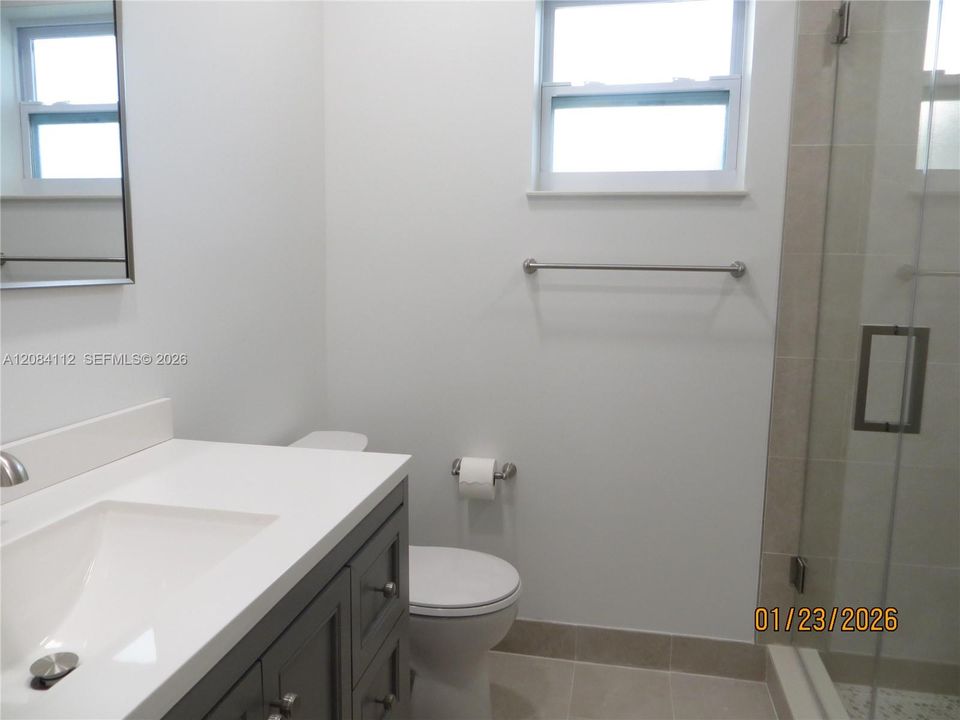 В аренду: $3,700 (3 спален, 1 ванн, 1024 Квадратных фут)