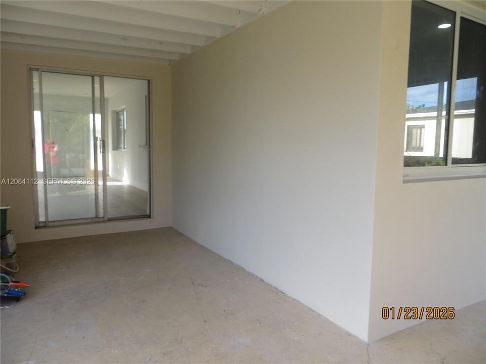 В аренду: $3,700 (3 спален, 1 ванн, 1024 Квадратных фут)