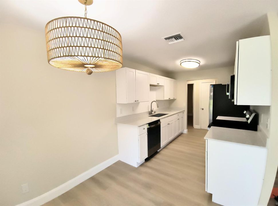 DINING/KITCHEN