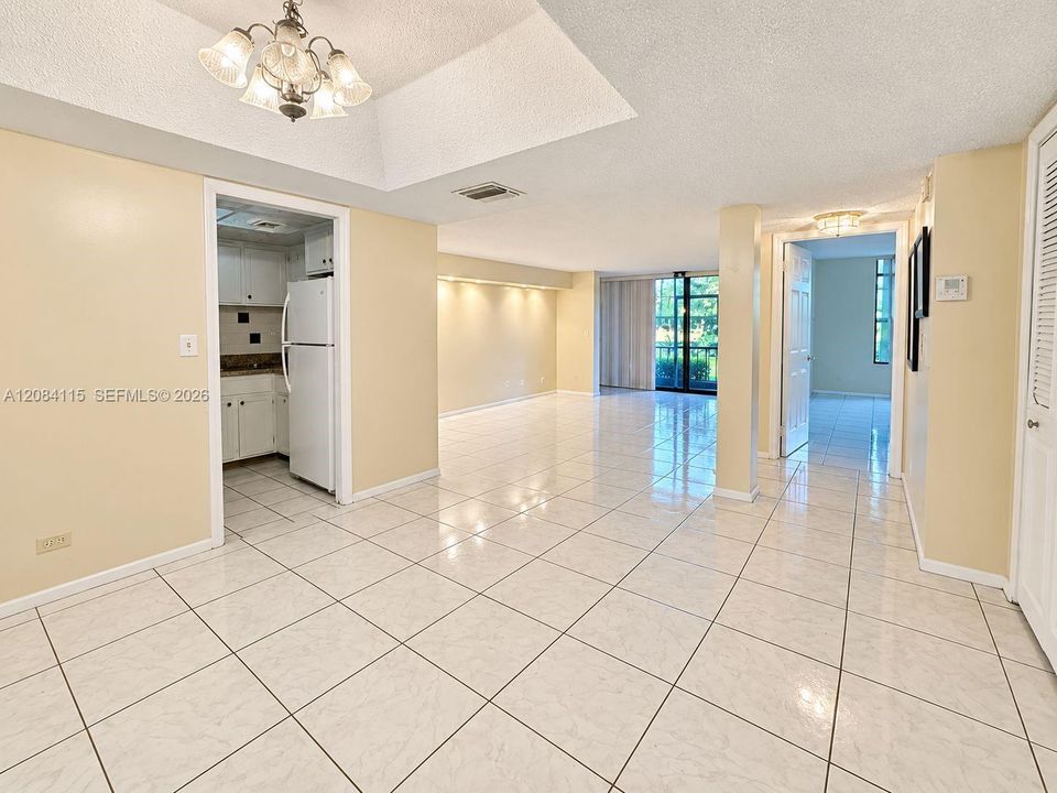 For Rent: $1,400 (1 beds, 1 baths, 800 Square Feet)