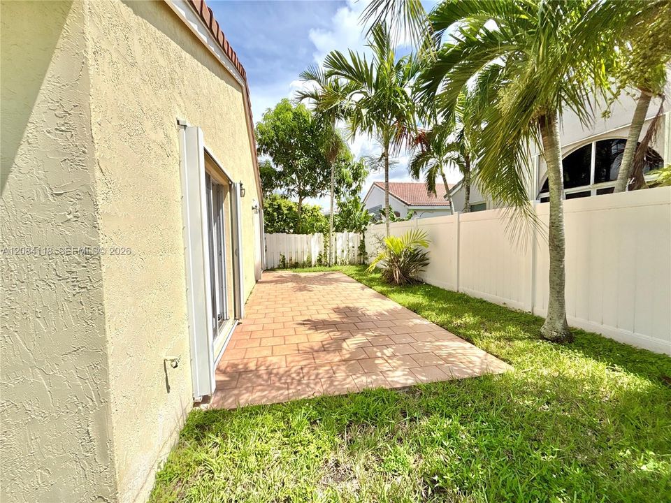 En Venta: $575,000 (3 camas, 2 baños, 1418 Pies cuadrados)