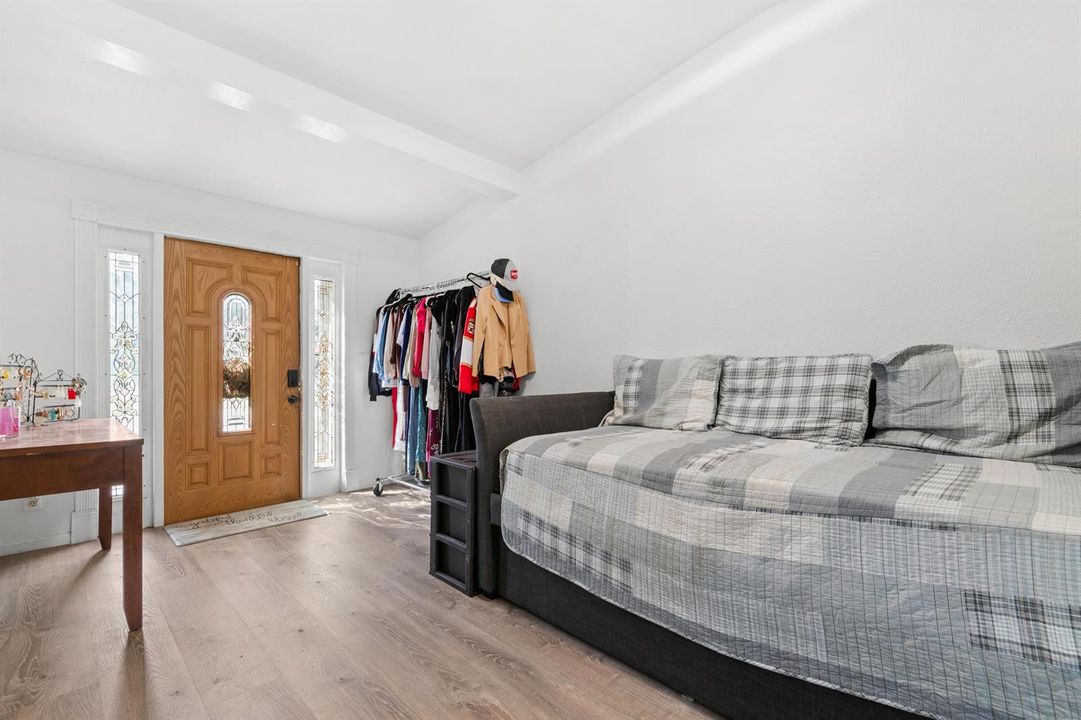 5581 Calico Rd_Large-13