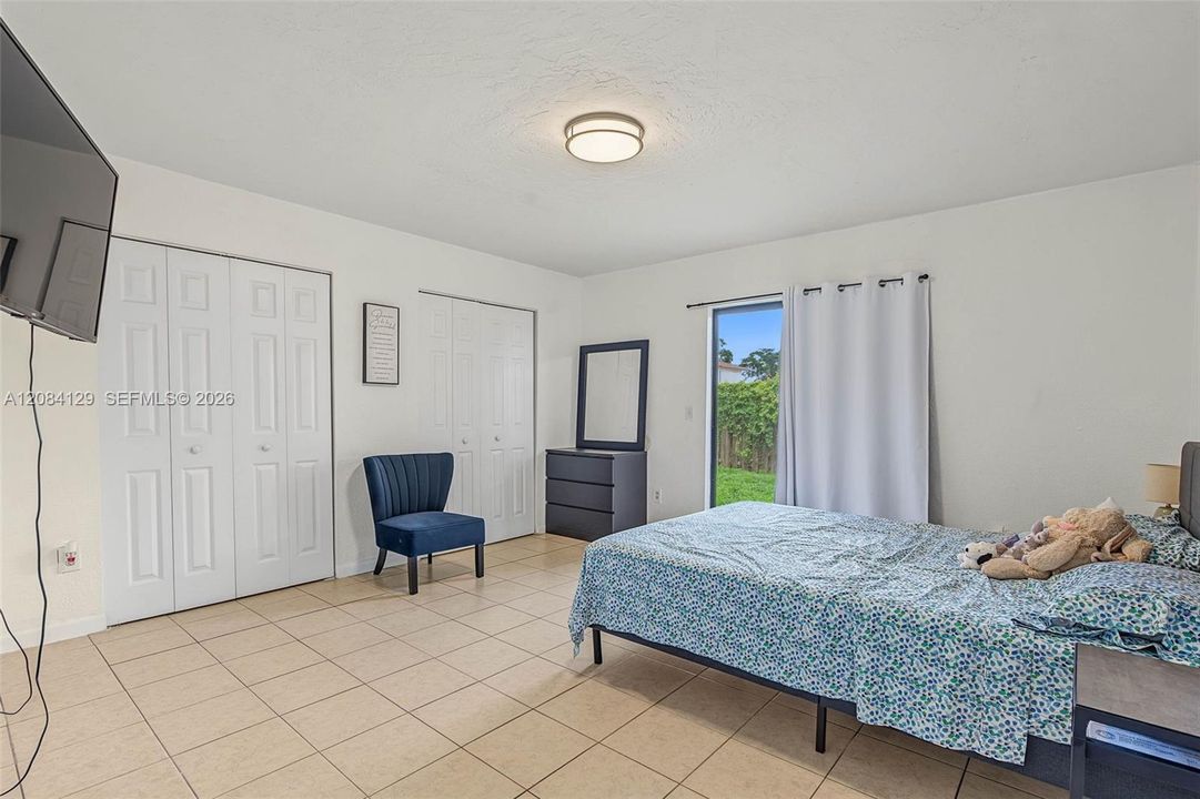 Activo con contrato: $294,900 (3 camas, 1 baños, 1200 Pies cuadrados)