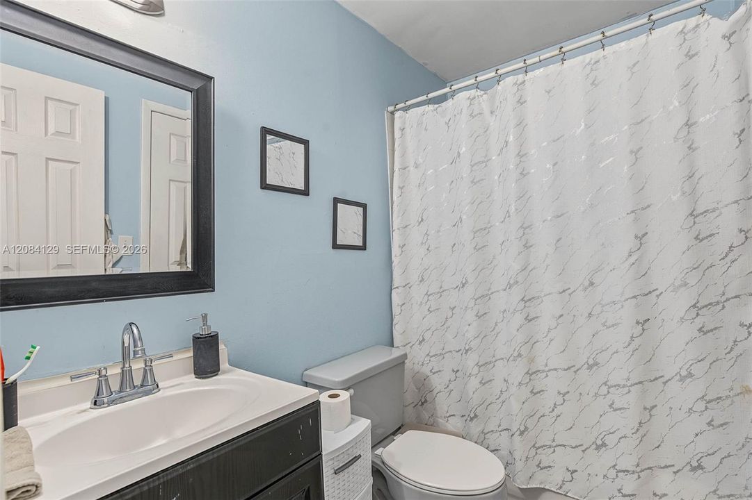 Activo con contrato: $294,900 (3 camas, 1 baños, 1200 Pies cuadrados)