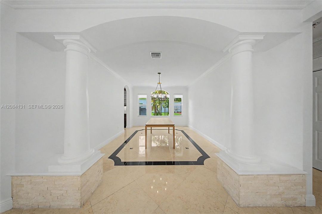 For Sale: $2,695,000 (5 beds, 5 baths, 5213 Square Feet)
