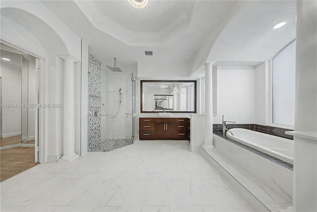 For Sale: $2,695,000 (5 beds, 5 baths, 5213 Square Feet)