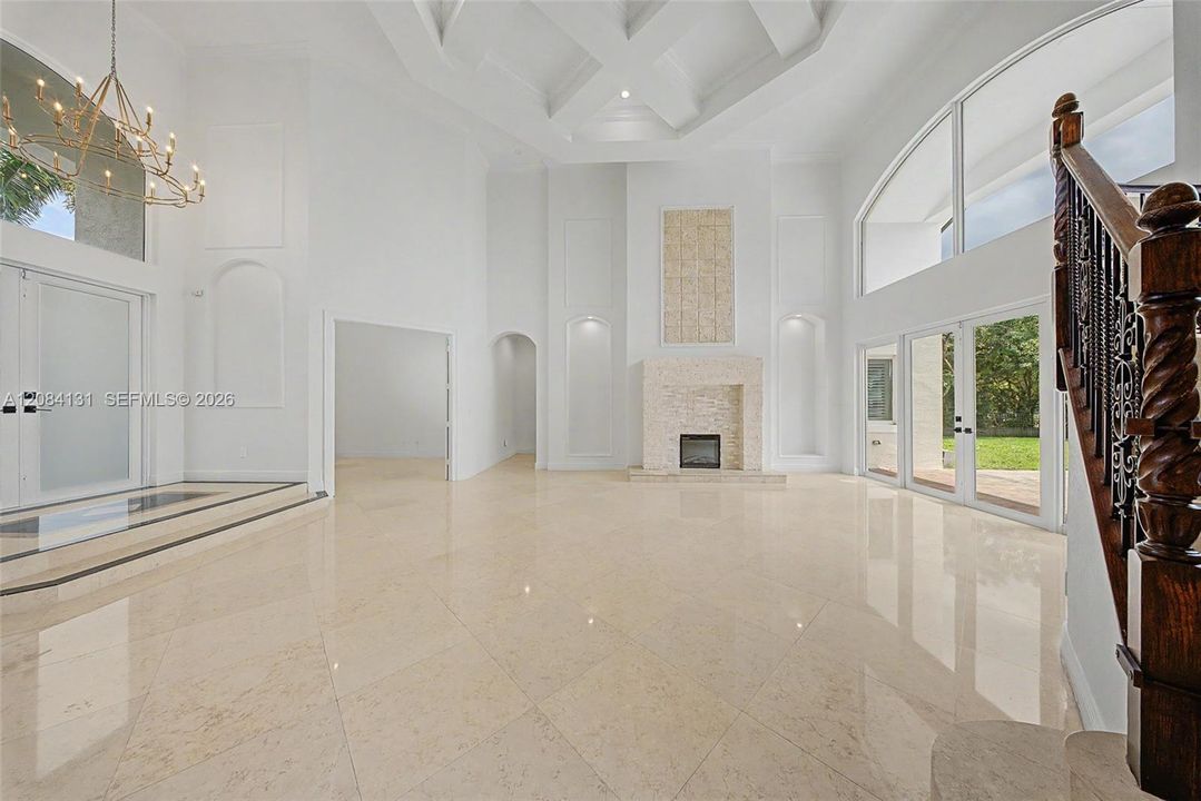 For Sale: $2,695,000 (5 beds, 5 baths, 5213 Square Feet)