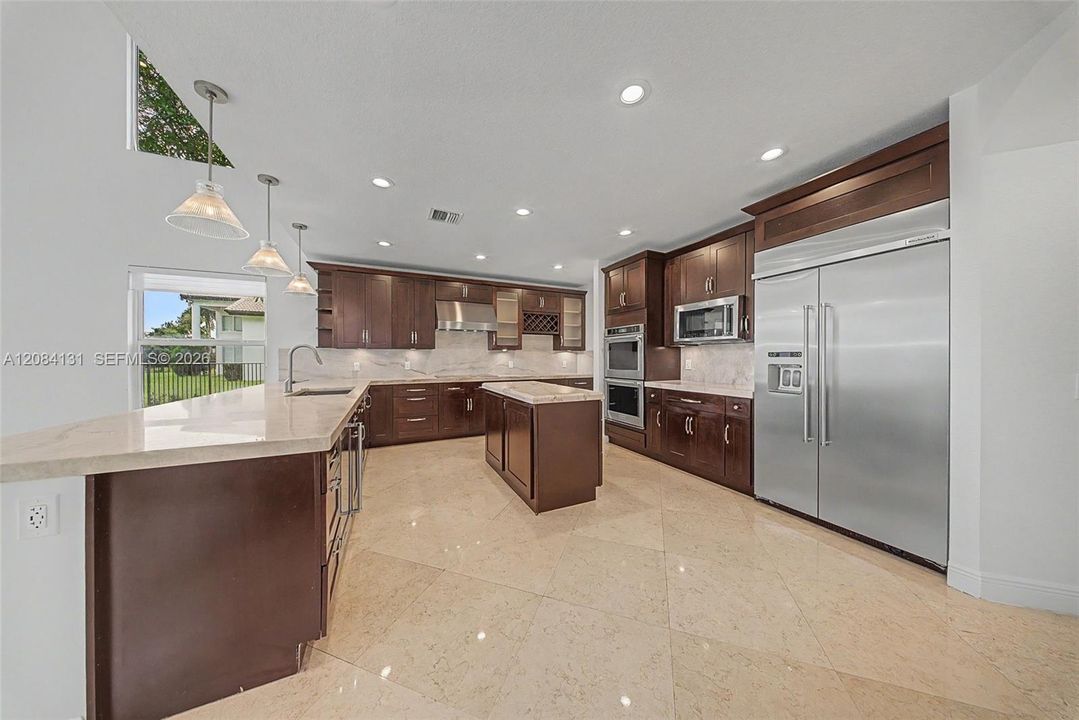 For Sale: $2,695,000 (5 beds, 5 baths, 5213 Square Feet)