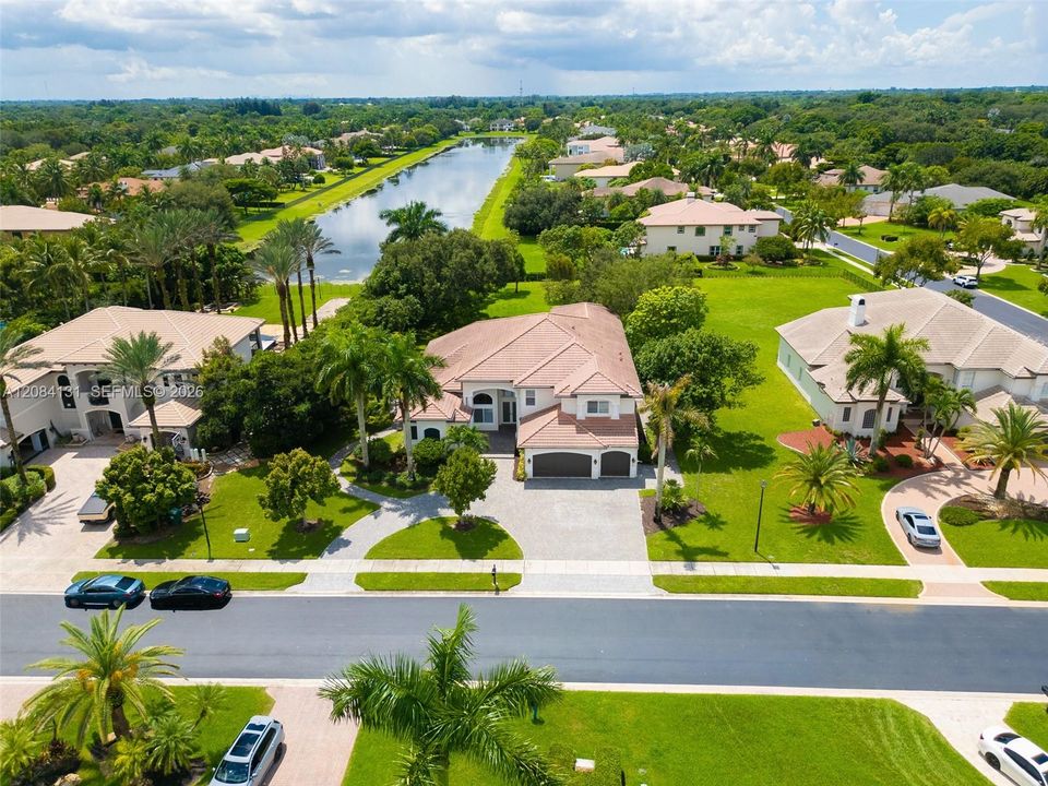 For Sale: $2,695,000 (5 beds, 5 baths, 5213 Square Feet)