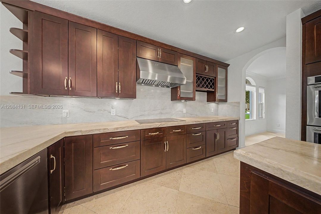 For Sale: $2,695,000 (5 beds, 5 baths, 5213 Square Feet)