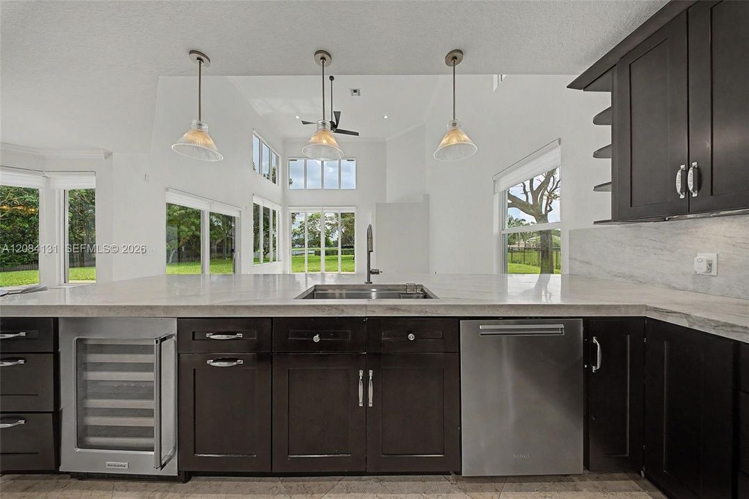 For Sale: $2,695,000 (5 beds, 5 baths, 5213 Square Feet)