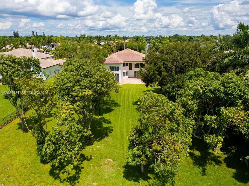 For Sale: $2,695,000 (5 beds, 5 baths, 5213 Square Feet)