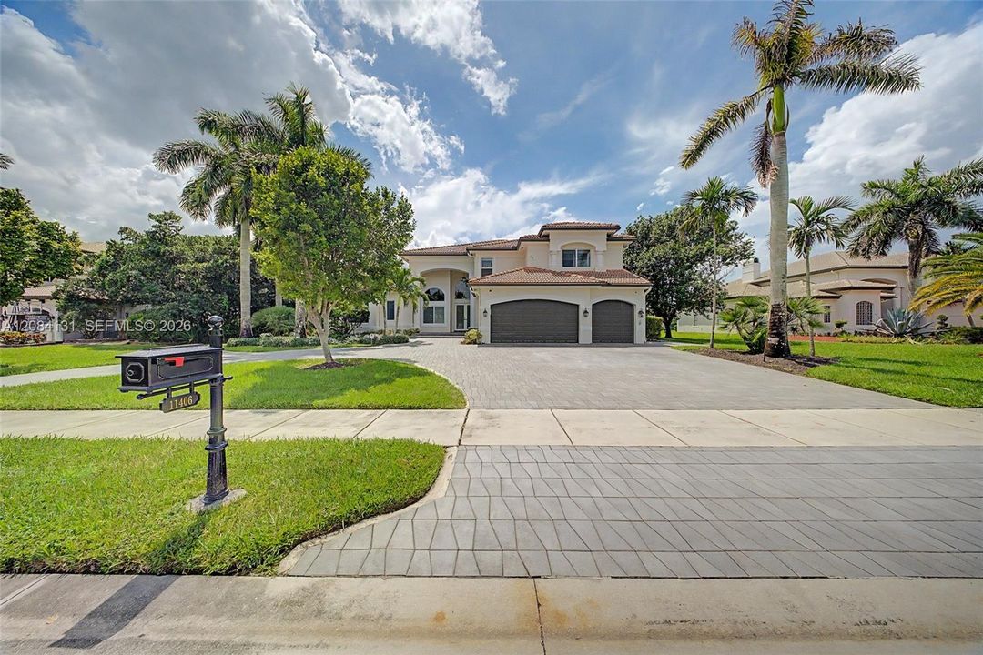 For Sale: $2,695,000 (5 beds, 5 baths, 5213 Square Feet)